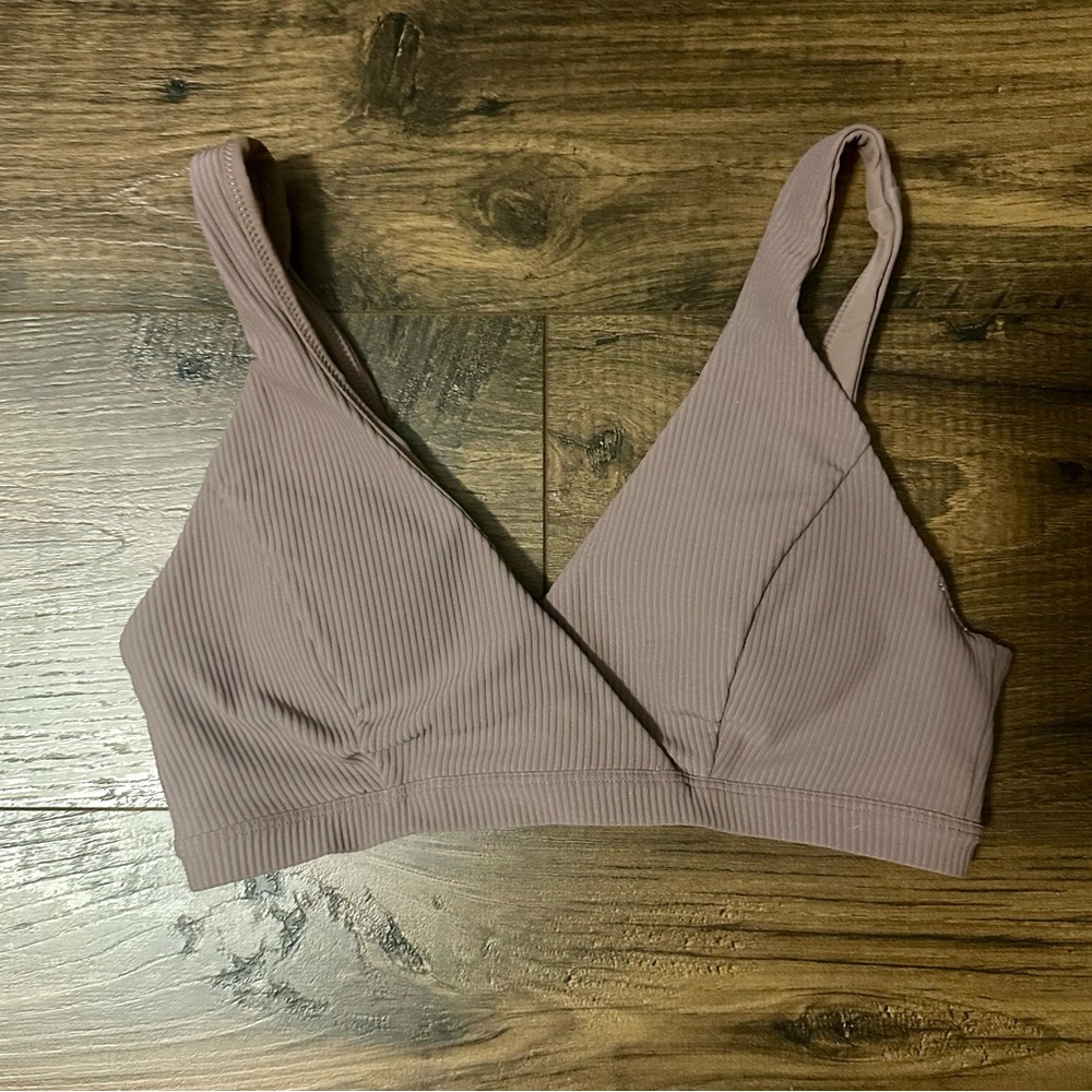 Lululemon Clear Waters Bikini Top Size 4 EUC